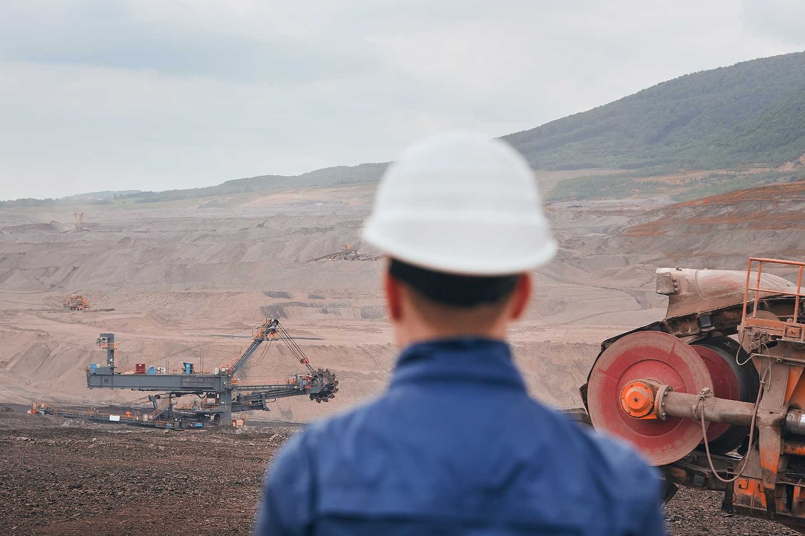 coal-mining-in-surface-mine.jpg